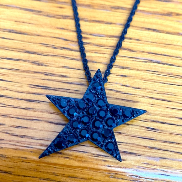 long Funky black star necklace - Picture 2 of 4